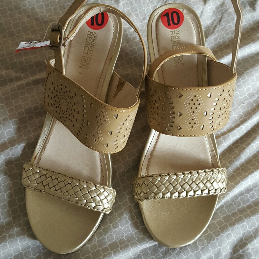 Kenneth Cole Reaction tan wedges